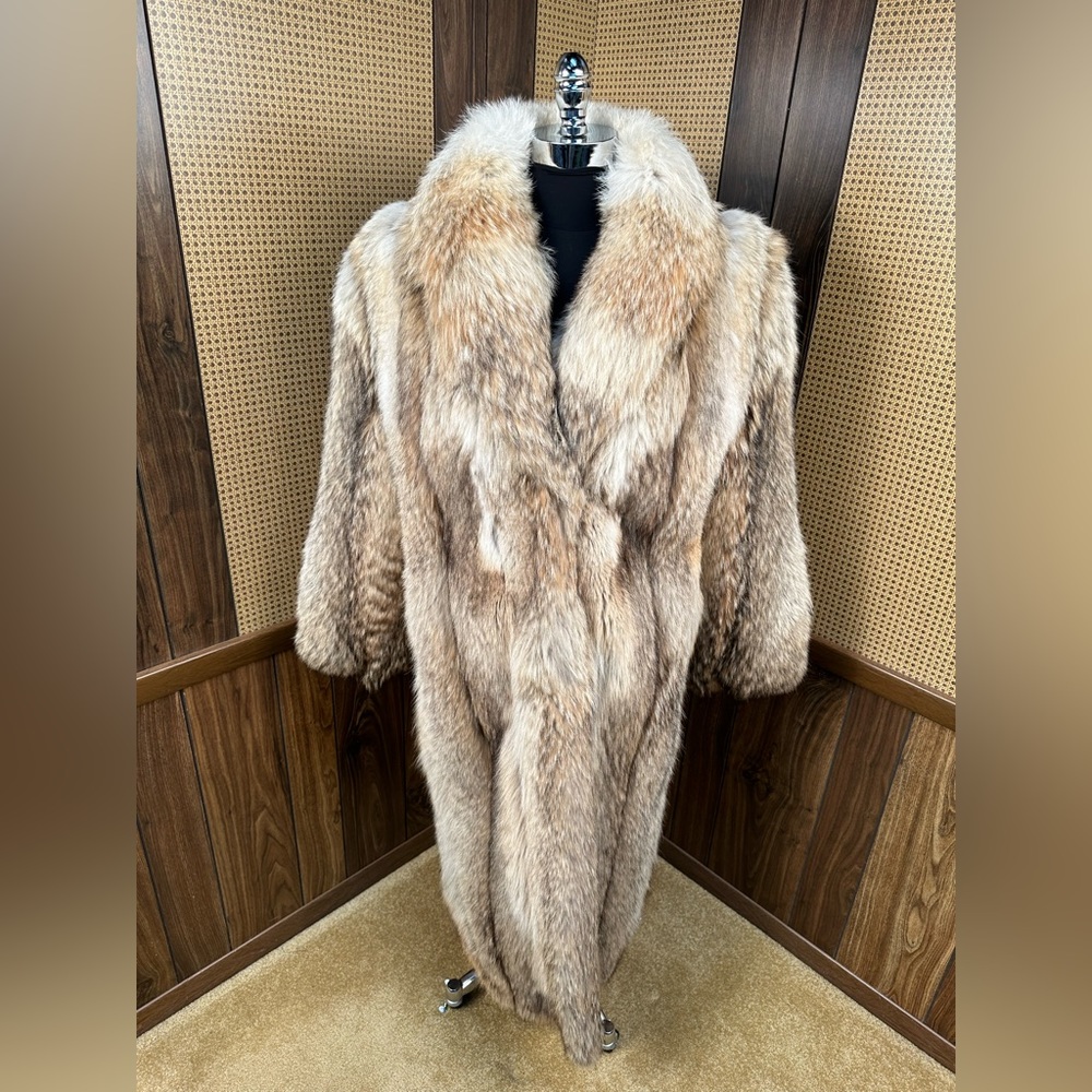 Beautiful Full Length Coyote Fur Coat Jacket Small